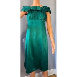 THE LIMITED Emerald Green Satin Off-Shoulder Ruffle Cocktail Dress Size 2 NEW.